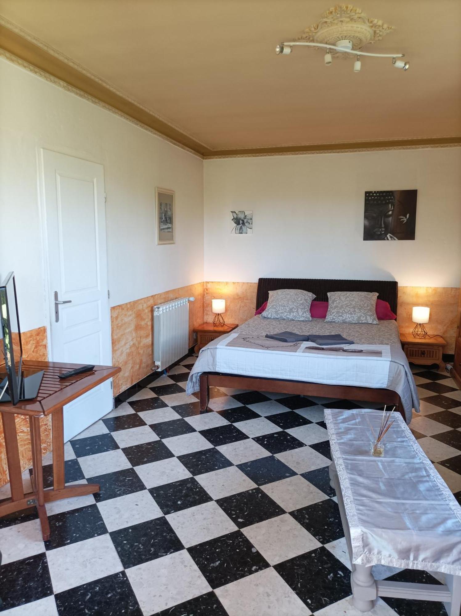 Chambre D'Hotes Les Garrigues Piolenc Εξωτερικό φωτογραφία